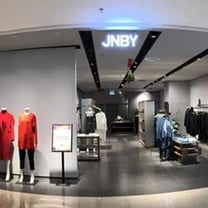 早报 | Crocs宣布白敬亭为全球时尚代言人；江南布衣上半财年收入增长逾7%