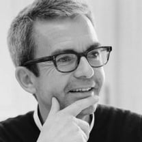 Akris: Albert Kriemler über Farbenpoesie und seine Arbeit mit Imi Knoebel