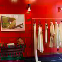 Jqln., nouvelle boutique de mode féminine chic et sensuelle à Bordeaux