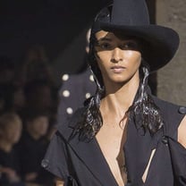 Yohji Yamamoto, mestre da desconstrução