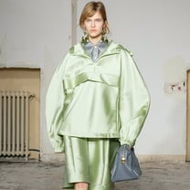 Carven: moda consapevole nei primi passi di Louise Trotter