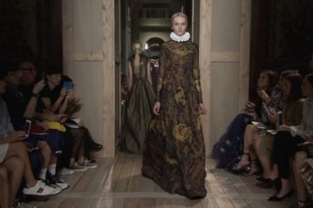 Valentino - Fashion Show Haute Couture Autumn / Winter 2016/17