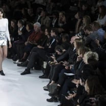 Mary Quant, la mamma della minigonna spegne 85 candeline