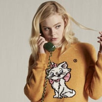 ミュウ ミュウ、ディズニーとシンプソンズに登場する猫をデザインしたニットウェア発売