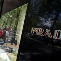早报 | Prada上半年收入大涨逾22%；巴黎世家与YEEZY GAP的合作关系已结束