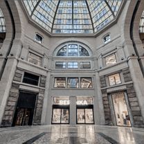 Bershka riapre in pompa magna il flagship di Milano e lancia un nuovo concept